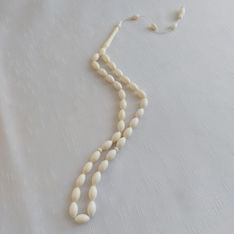 Oval Kesim Beyaz Parlak Deve Kemiği Tesbih 3