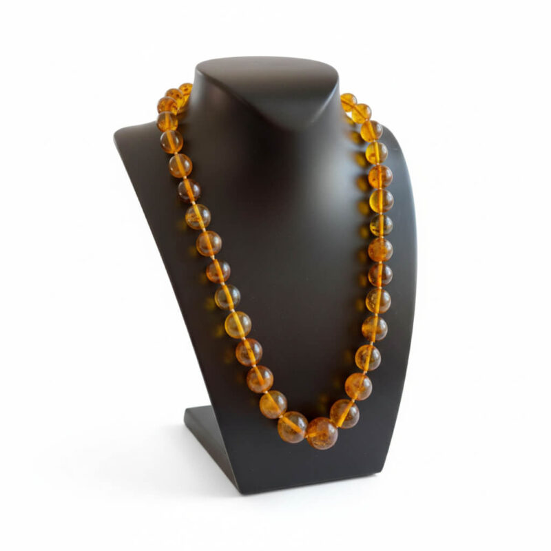 Yuvarlak Kesim Fosilli Kahverengi Uzun Yetişkin Dominik Kehribar Kolye