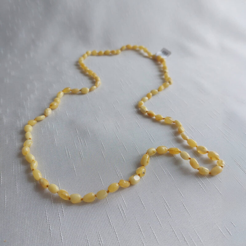 Uzun Kemik Rengi Parlak Yetişkin Kehribar Kolye 3